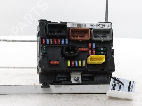 Used Fuse box Fuse box 37262769 37262769