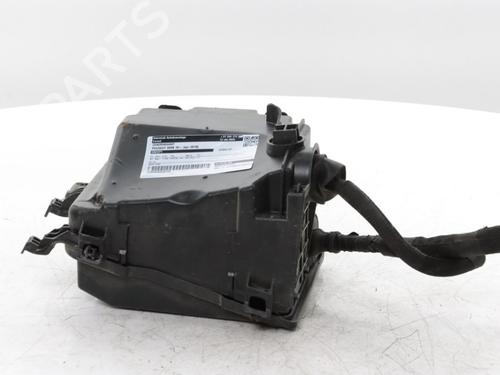 Used Fuse box PEUGEOT 3008 II SUV (MC_, MR_, MJ_, M4_) 1.2 THP/ PureTech 130 (MRHNSM, MRHNSU, MRHNSJ, MRHNYW,... (131 hp) 30186021