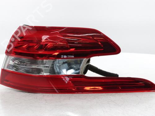 Used Right taillight Right taillight PEUGEOT 308 SW II (LC_, LJ_, LR_, LX_, L4_) 1.6 BlueHDi 120 (120 hp) 34566232 34566232