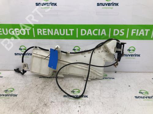 Used Windscreen washer tank PEUGEOT 3008 II SUV (MC_, MR_, MJ_, M4_) 1.2 THP/ PureTech 130 (MRHNSM, MRHNSU, MRHNSJ, MRHNYW,... (131 hp) 17223441