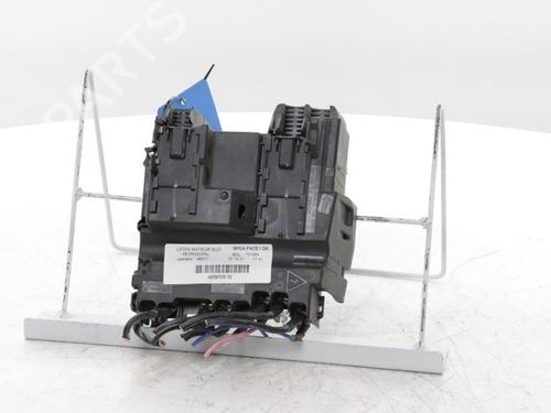 Used Fuse box PEUGEOT 3008 II SUV (MC_, MR_, MJ_, M4_) Hybrid (224 hp) 30186499