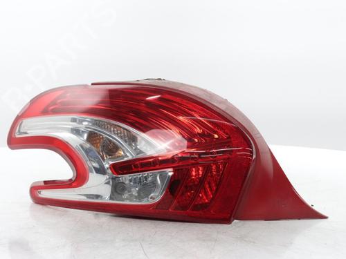 Feu arrière gauche PEUGEOT 208 I (CA_, CC_) 1.2 VTI 82 (82 hp) 31960772