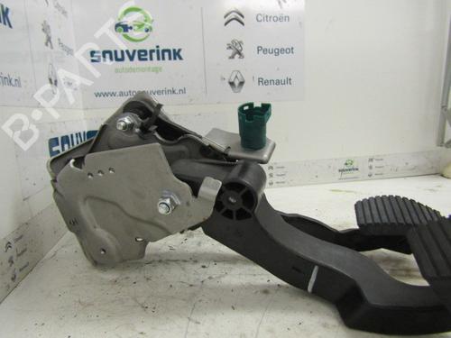 Clutch pedal PEUGEOT 208 I (CA_, CC_) 1.2 VTI 82 | BP15413423I13