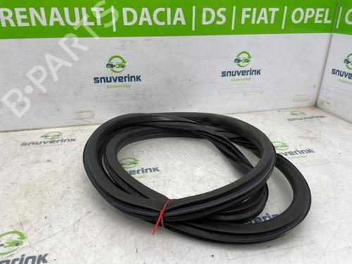 Used Rubber door seal PEUGEOT 2008 I (CU_) 1.2 VTi (82 hp) 25829209