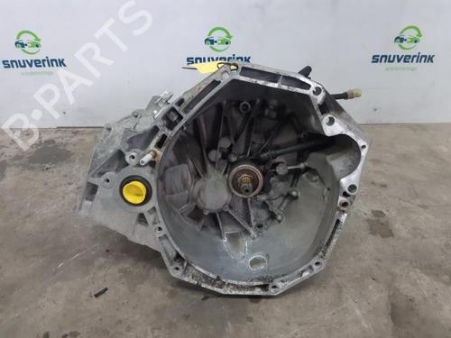 gearbox-renault-megane-iii-hatchback-bz01_-b3_-2008-40573391 main image