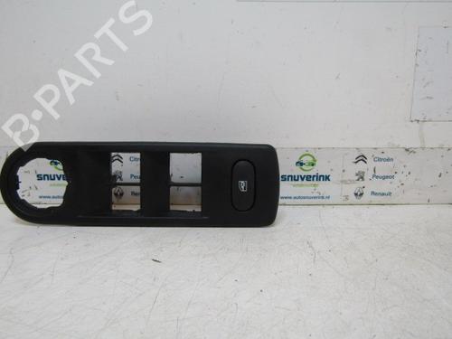 Used Switch RENAULT CAPTUR I (J5_, H5_) 1.5 dCi 110 (110 hp) 10790434