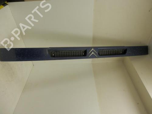 Used Grille Grille CITROËN JUMPER I Bus (230P) 2.5 TD (103 hp) 40589699 40589699