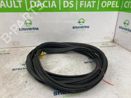 Used Rubber door seal DACIA DUSTER (PYM_, PYN_) 1.2 TCe 130 (131 hp) 26488909