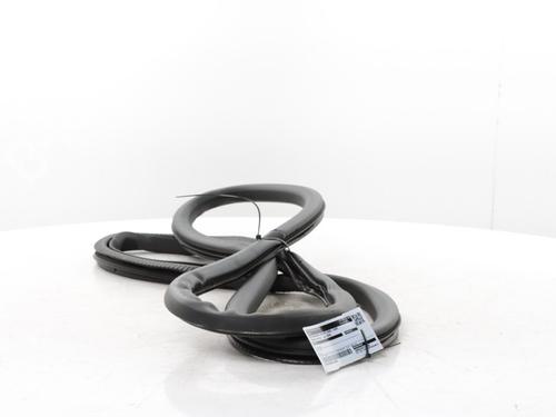 Used Rubber door seal Rubber door seal PEUGEOT 408 II (FP_, F3_, FM_) Hybrid 136 (FPHPYC) (136 hp) 33846137 33846137