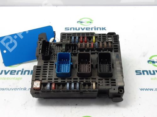 fuse-box-peugeot-508-i-8d_-20-hdi-9674921980-9810719480-6500kh-2010-2011-2012-2013-2014-2015-2016-2017-2018-10801003 main image