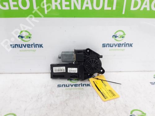 Used Electronic module RENAULT SCÉNIC III (JZ0/1_) 1.4 16V (JZ0F, JZ1V) (131 hp) 18950587