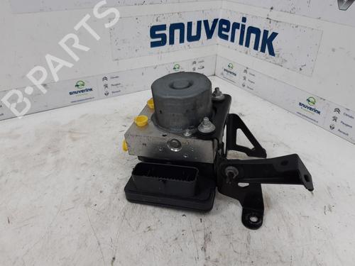 Used ABS pump RENAULT TWINGO III (BCM_, BCA_) 1.0 SCe 70 (71 hp) 21100104