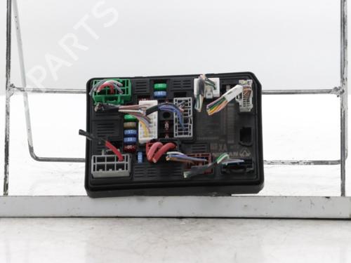Used Fuse box Fuse box RENAULT CLIO V (B7_) 1.6 E-TECH 140 (B7MU) (140 hp) 39716837 39716837