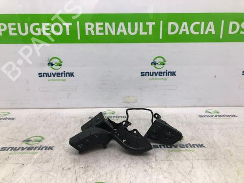 Used Steering wheel controls Steering wheel controls 15413562 15413562