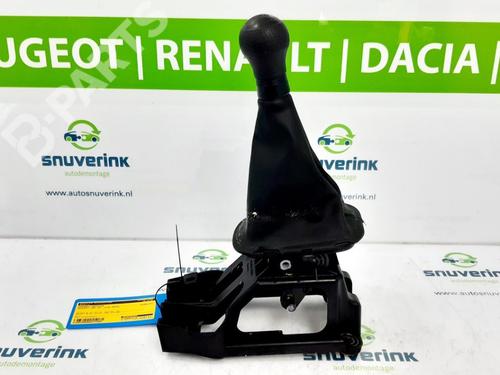 manual-gearbox-selector-peugeot-108-10-vti-b000806680-2014-10804127 main image