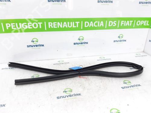 Used Rubber door seal PEUGEOT 207 CC (WD_) 1.6 16V (120 hp) 13194920