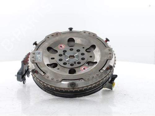 Used Alternator Alternator VOLVO XC60 II (246) T8 Hybrid AWD (407 hp) 40543172 40543172