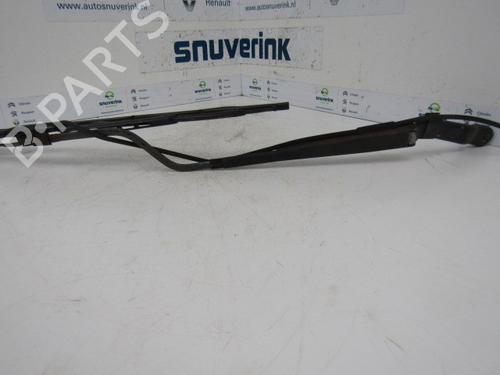 Used Front windshield wiper arm RENAULT MASTER II Van (FD) 2.8 dTI (114 hp) 21111617