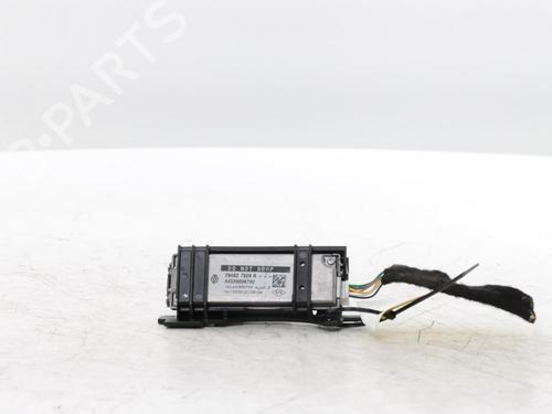 Camera RENAULT TWINGO III (BCM_, BCA_) Z.E: (BCA1) (82 hp) 31049999