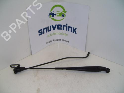 Used Front windshield wiper arm CITROËN C1 (PM_, PN_) 1.0 (68 hp) 21110526