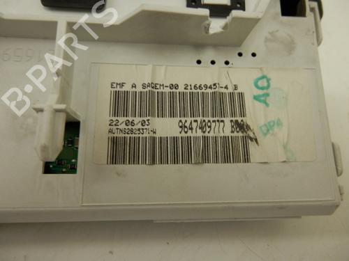 Used Display monitor PEUGEOT 206 Hatchback (2A/C) 1.4 i (75 hp) 13187762