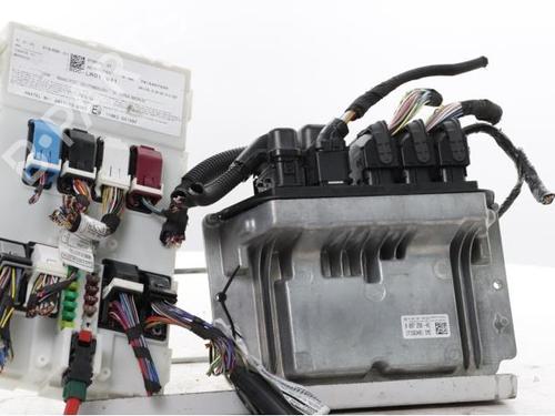 Used Engine control unit (ECU) Engine control unit (ECU) BMW 2 Active Tourer (F45) 225 xe Plug-in-Hybrid (224 hp) 38110752 38110752
