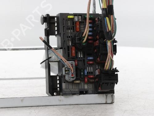 Used Fuse box Fuse box 34565662 34565662