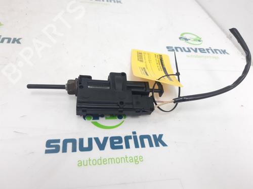 Used Fuel door actuator RENAULT CLIO III Grandtour (KR0/1_) 1.5 dCi (KR0G) (68 hp) 17122374