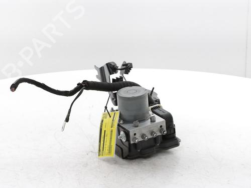Used ABS pump RENAULT CLIO V (B7_) 1.0 SCe 65 (B7MG) (67 hp) 29640539