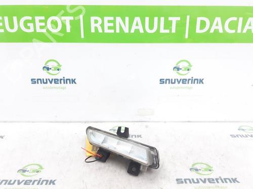 Used Right daytime light Right daytime light 12206894 12206894