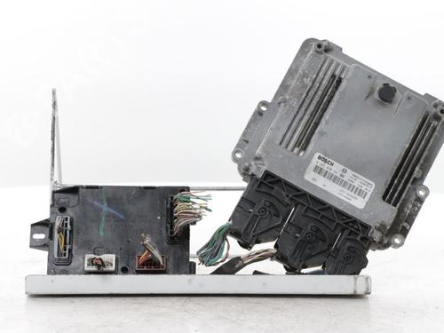 engine-control-unit-ecu-renault-trafic-iii-van-fg_-2014-34565391 main image