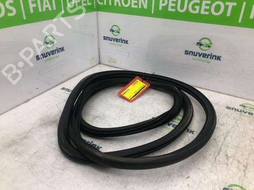 Rubber door seal CITROËN C3 AIRCROSS II (2R_, 2C_) 1.2 PureTech 110 (2RHNZB, 2RHNZW, 2RHNPX, 2RHNPJ) | BP19306622C142 