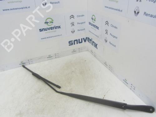 Used Front windshield wiper arm RENAULT MEGANE III Grandtour (KZ0/1) 1.2 TCe (KZ2B, KZ11) (116 hp) 24162186