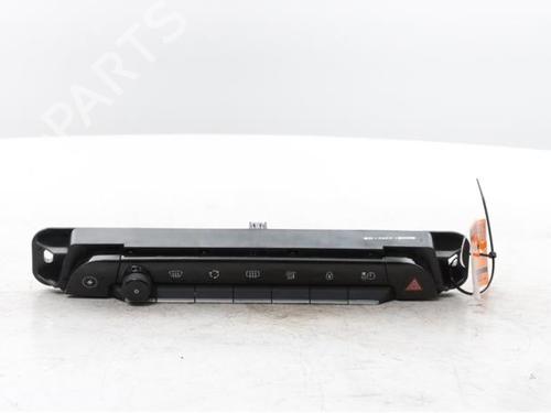 climate-control-citroen-c5-aircross-a_-2018-38110640 main image