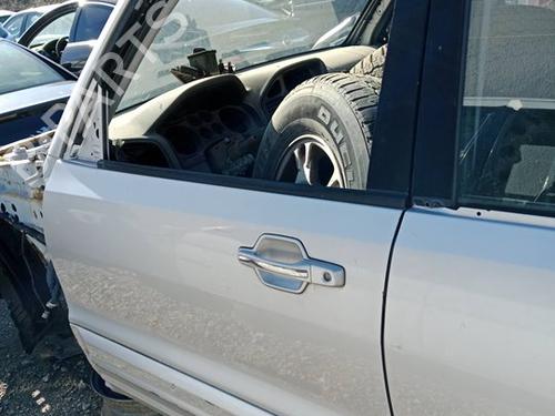 Used Left front door MITSUBISHI PAJERO III (V7_W, V6_W) [1999-2007]  23401361