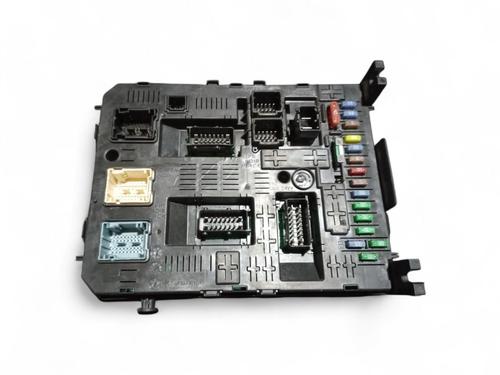 fuse-box-citroen-c4-picasso-i-mpv-ud_-2006-2007-2008-2009-2010-2011-2012-2013-2014-2015-32374761 main image