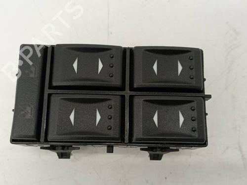 Used Left front window switch FORD MONDEO III Saloon (B4Y) [2000-2007]  16582144