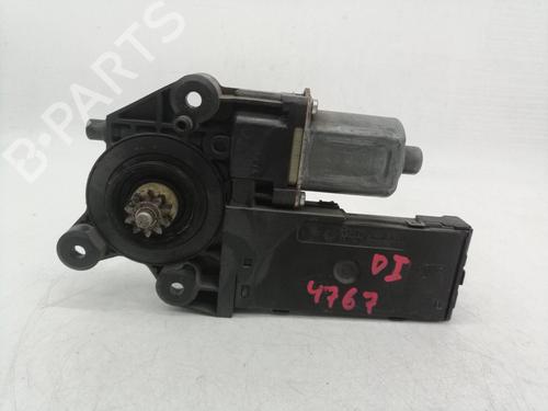 Rudehejsemotor forskærm venstre RENAULT MEGANE III Hatchback (BZ0/1_, B3_) 1.9 dCi (BZ0N, BZ0J) (131 hp) 30696210