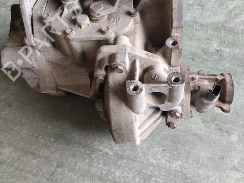 Gearbox CHRYSLER VOYAGER IV (RG, RS)  | BP15887785M3 