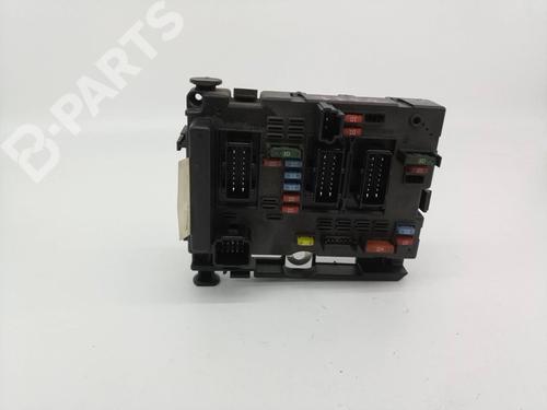 Used Fuse box Fuse box PEUGEOT 206 Hatchback (2A/C) 1.4 i (75 hp) 8235131 8235131