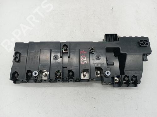 Used Fuse box Fuse box 38232243 38232243