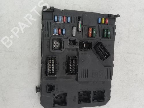 Used Fuse box Fuse box 38408453 38408453