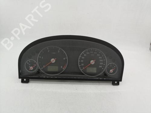 Used Instrument cluster FORD MONDEO III Saloon (B4Y) [2000-2007]  26719743