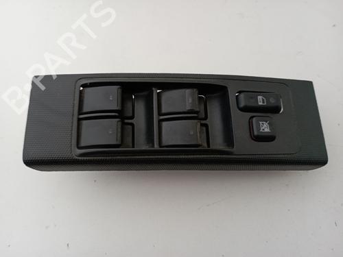 Used Left front window switch Left front window switch TOYOTA COROLLA Verso (_E12_) [2001-2007] 33952434 33952434