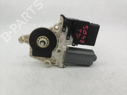 Used Right rear window motor VW GOLF IV (1J1) [1997-2008]  30696213