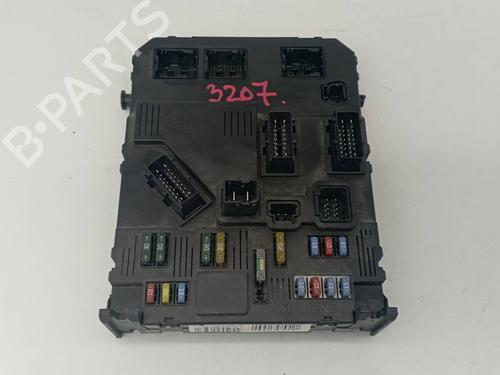 Used Fuse box PEUGEOT 407 (6D_) [2004-2011]  16582274