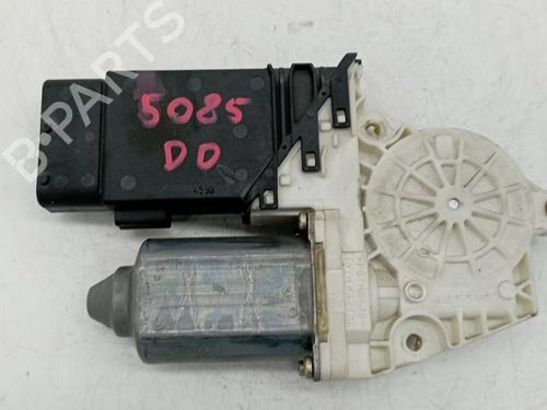 Vindusheismotor høyre foran VW GOLF IV (1J1) 1.9 TDI (90 hp) 28597433