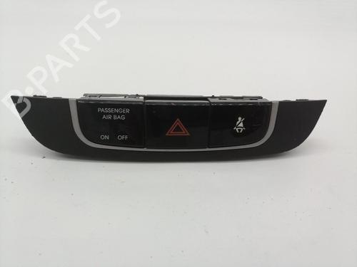 Used Warning switch HYUNDAI ix35 (LM, EL, ELH) [2009-2016]  19396953