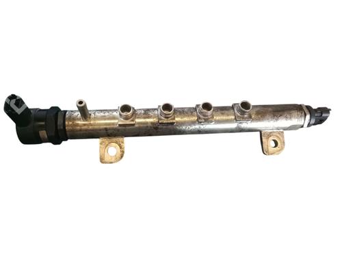 Used Injection rail OPEL VECTRA C (Z02) [2002-2009]  32273219