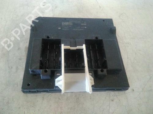 Used Fuse box Fuse box 4004361 4004361